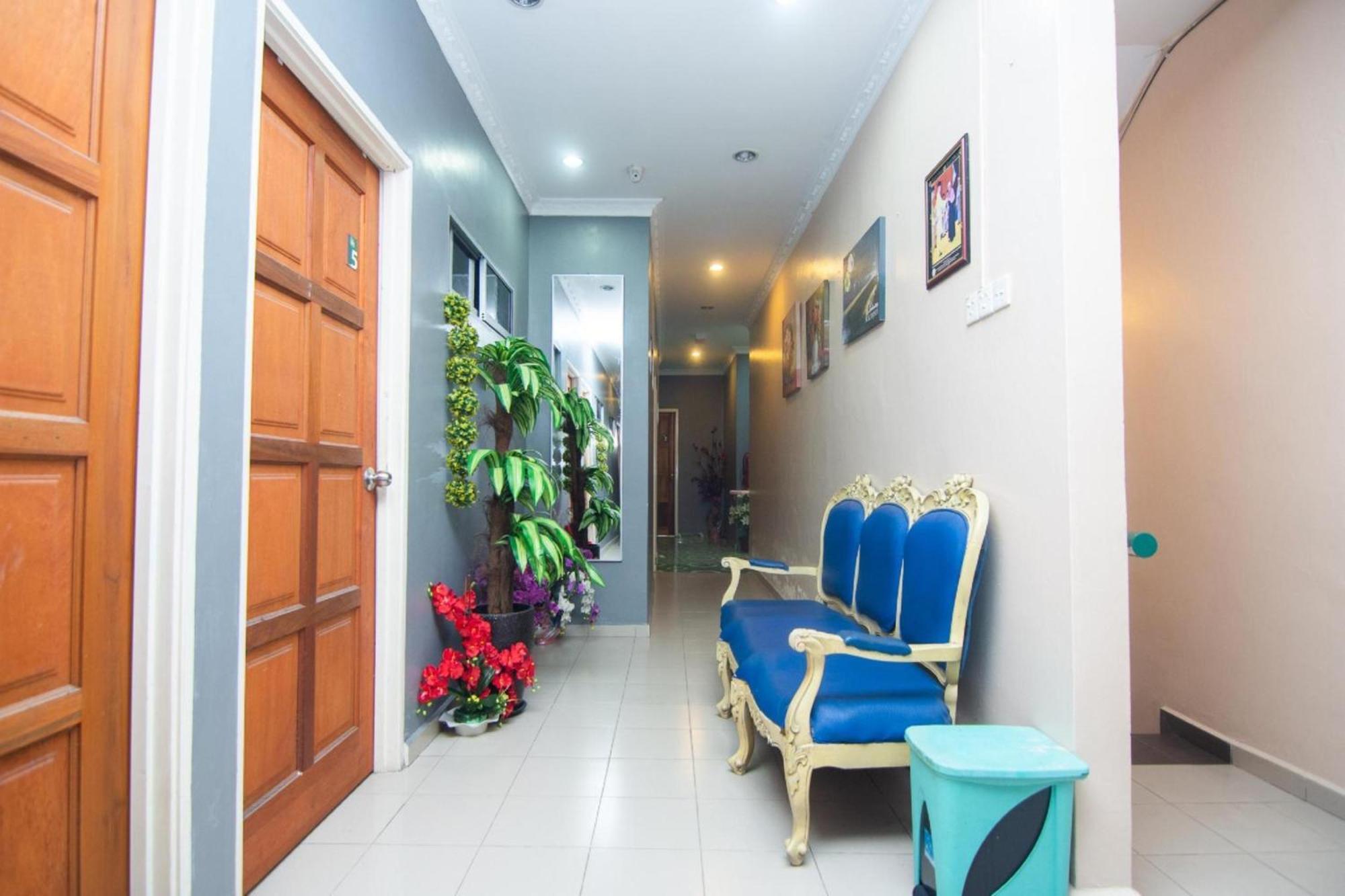 Oyo 1224 Hotel Hajah Rohayah Tanjong Malim Buitenkant foto