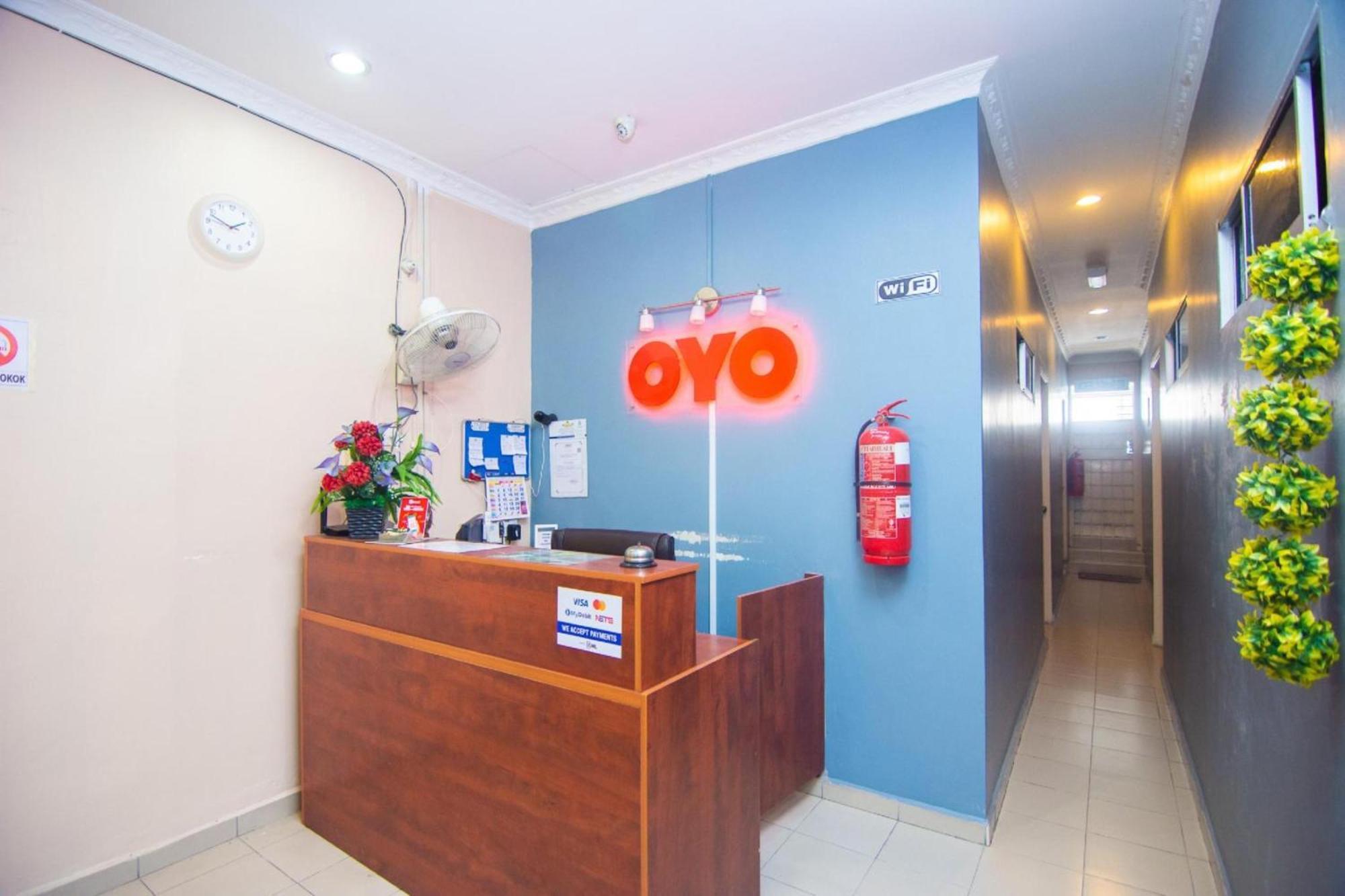 Oyo 1224 Hotel Hajah Rohayah Tanjong Malim Buitenkant foto