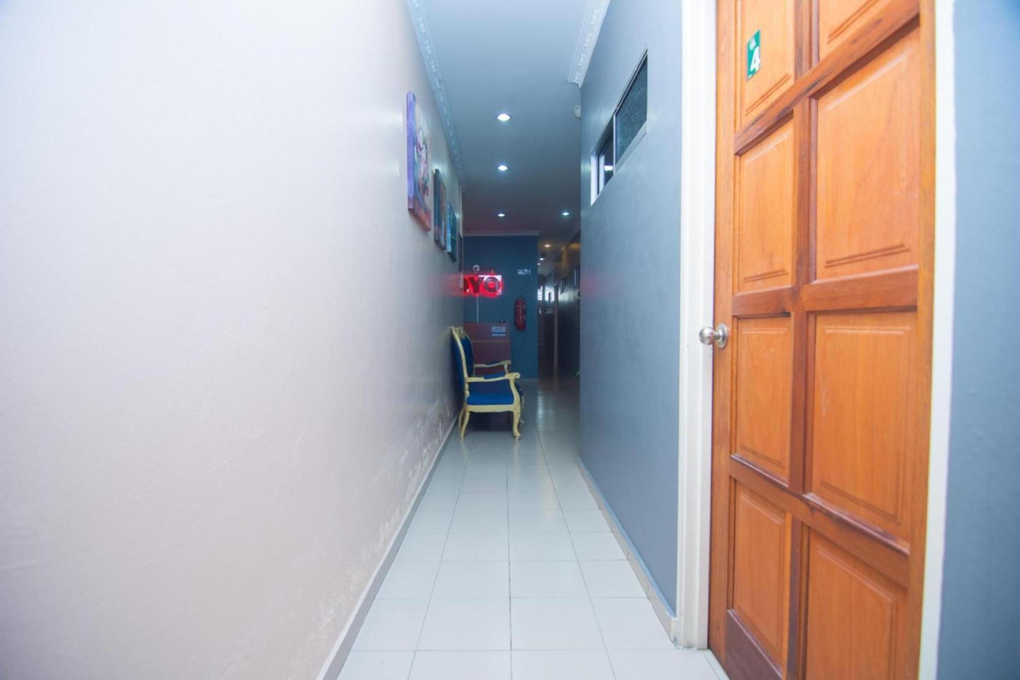 Oyo 1224 Hotel Hajah Rohayah Tanjong Malim Buitenkant foto